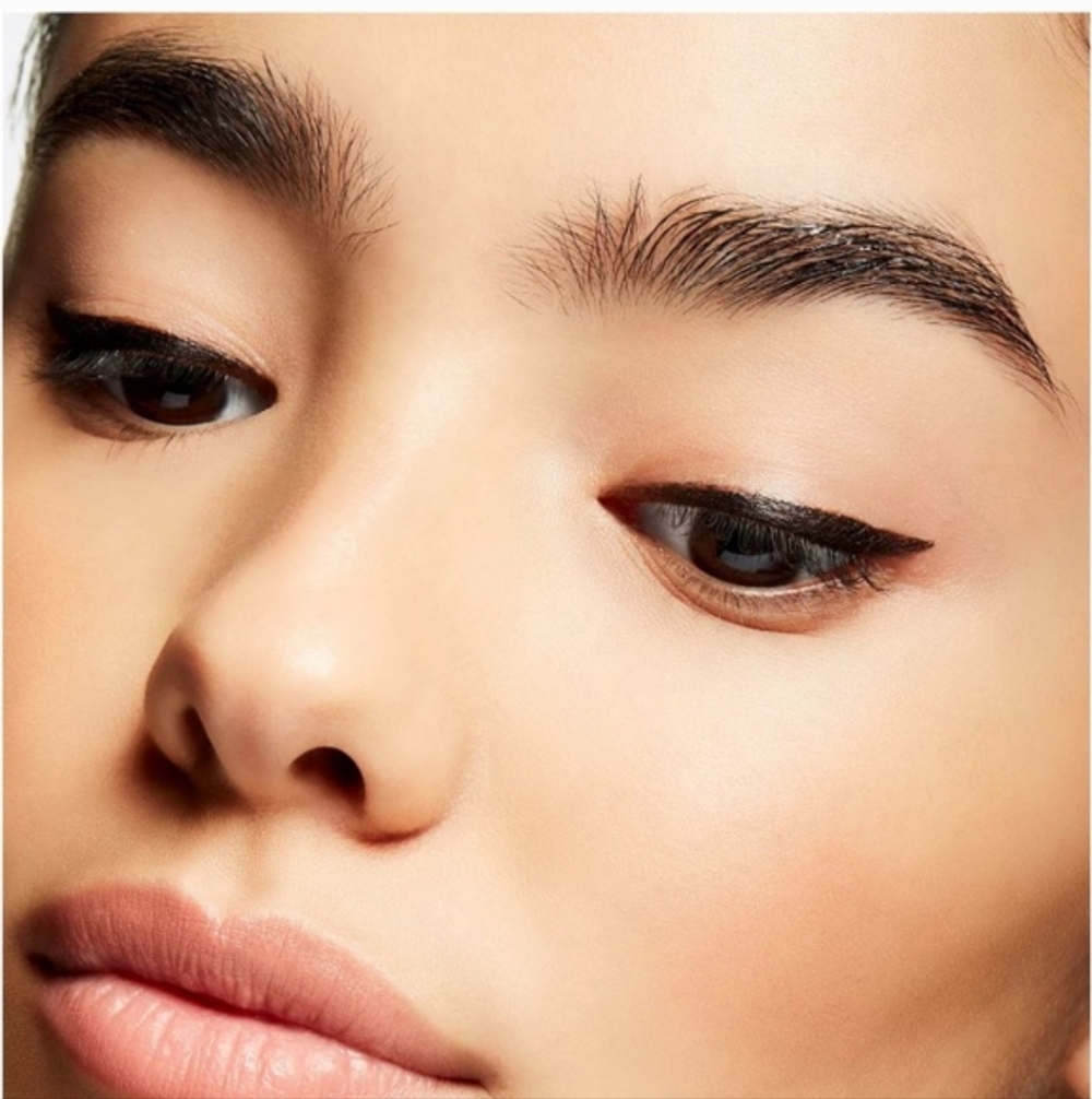 MAC Brow Set 🆕 - Picture 10 of 10
